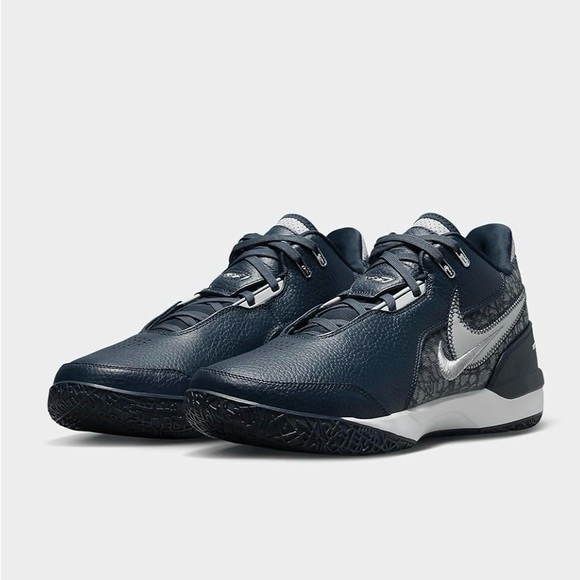 Nike Men's Navy and Silver Athletic Shoes